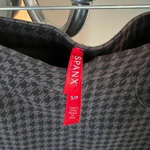 SPANX Charcoal Houndstooth Leggings